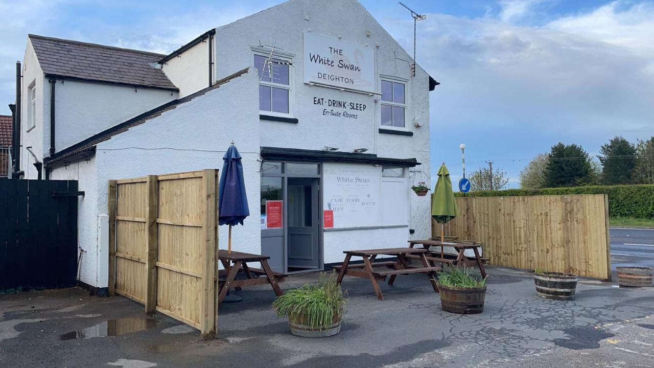 约克 The White Swan Deighton酒店 外观 照片